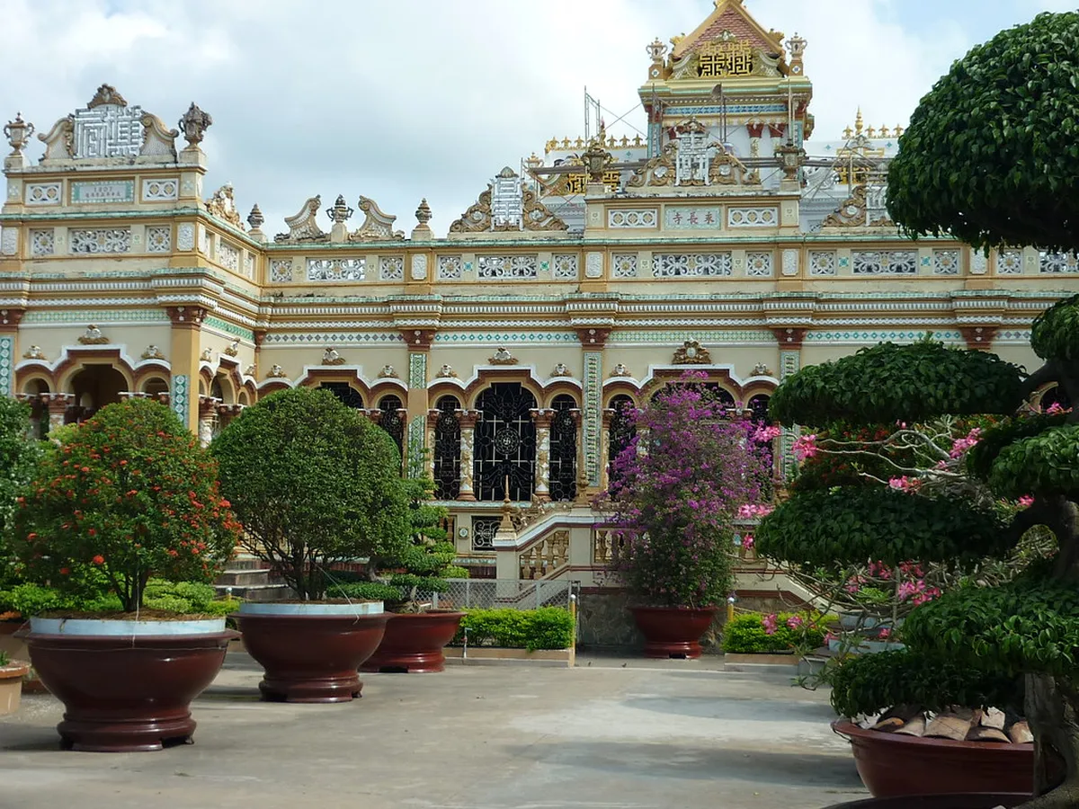 Nguyen Cong Tru: Best for Digital Nomads in Hue during independent travel in Vietnam