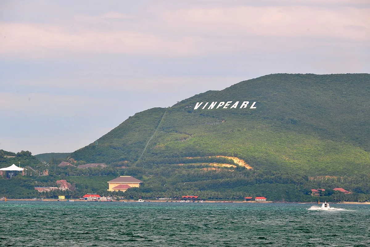 Vinpearl Nha Trang panoramio (168), shown in the Traveling by Coach or Bus section of this Vietnam travel guide