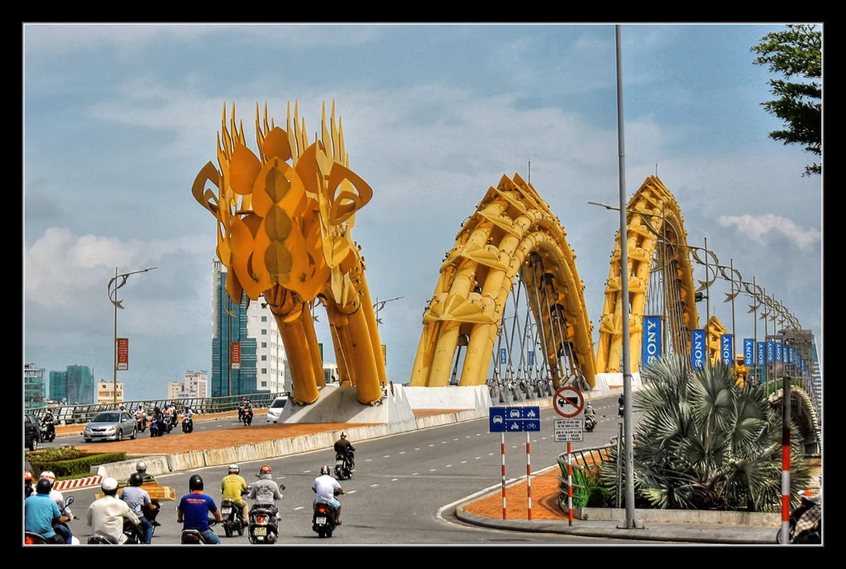 Da Nang VN Cầu Rồng Dragon Bridge, shown in the Your 3-Day Da Nang Itinerary Breakdown section of this Vietnam travel guide