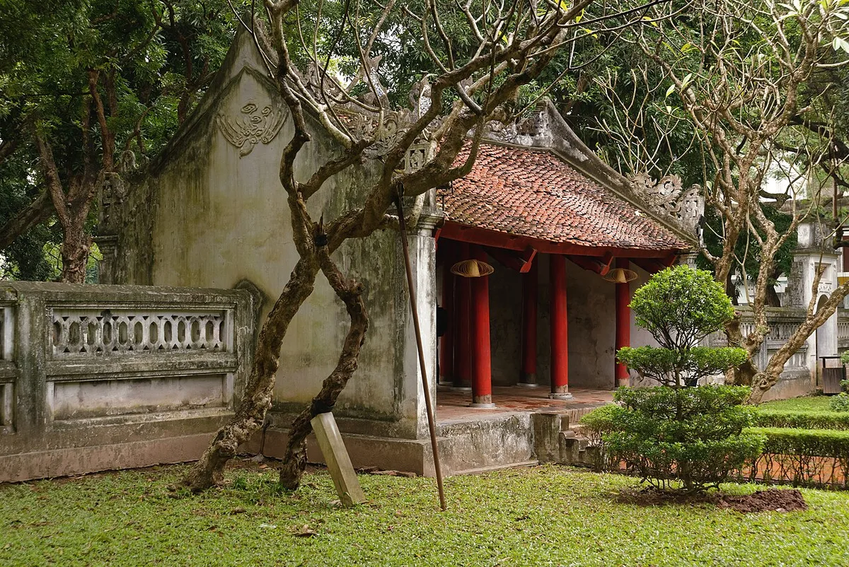 Dai Trung gate, Temple of Literature, Hanoi, Vietnam, 20240123 0929, contextual view for travelers planning a trip in Vietnam