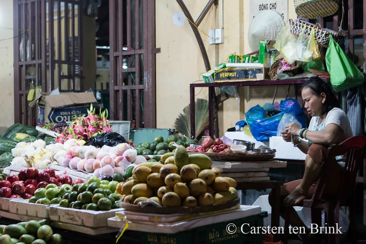 Your 4-Stage Evening Food Route in Hoi An during independent travel in Vietnam
