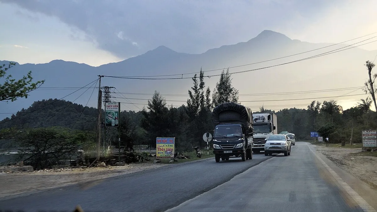 Returning to Hue from Hoi An, Vietnam (6944593408), contextual view for travelers planning a trip in Vietnam
