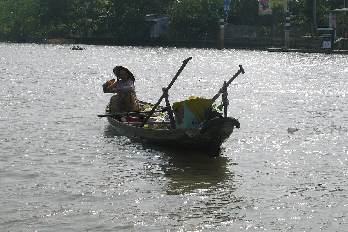 Vietnam, Phong Dien, Mekong Delta, River, contextual view for travelers planning a trip in Vietnam