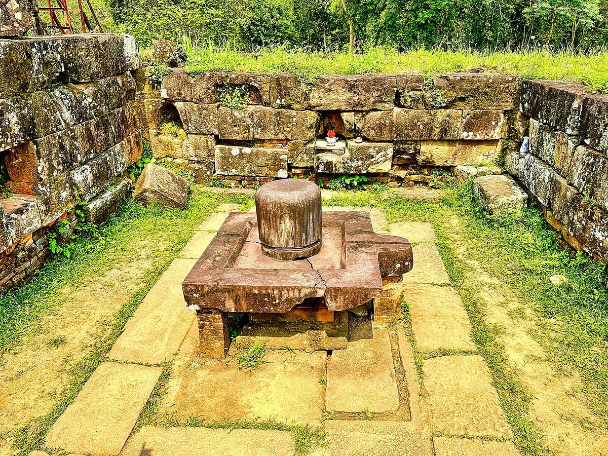 0040223 My Son Group B C D, Cham Hindu temples complex, Vietnam, contextual view for travelers planning a trip in Vietnam