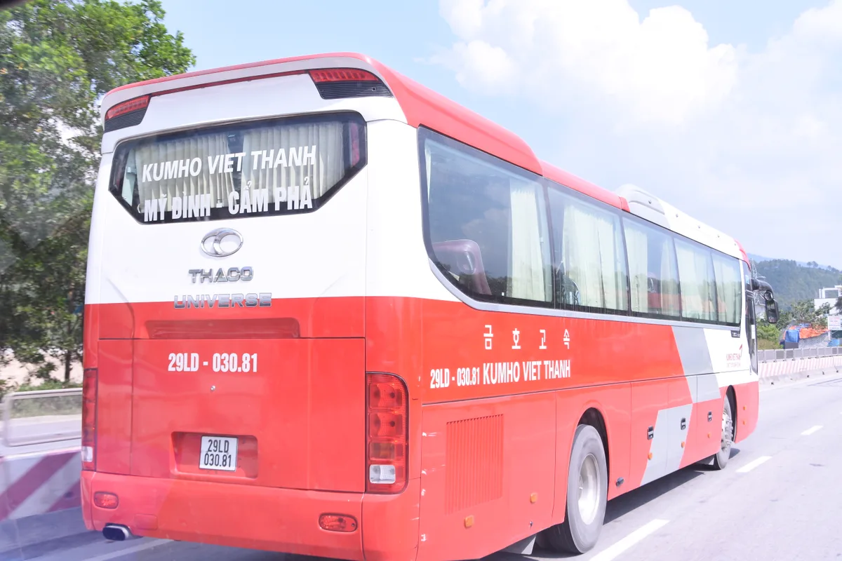 Modern intercity coach used for long-distance travel between cities in Vietnam, contextual view for travelers planning a trip